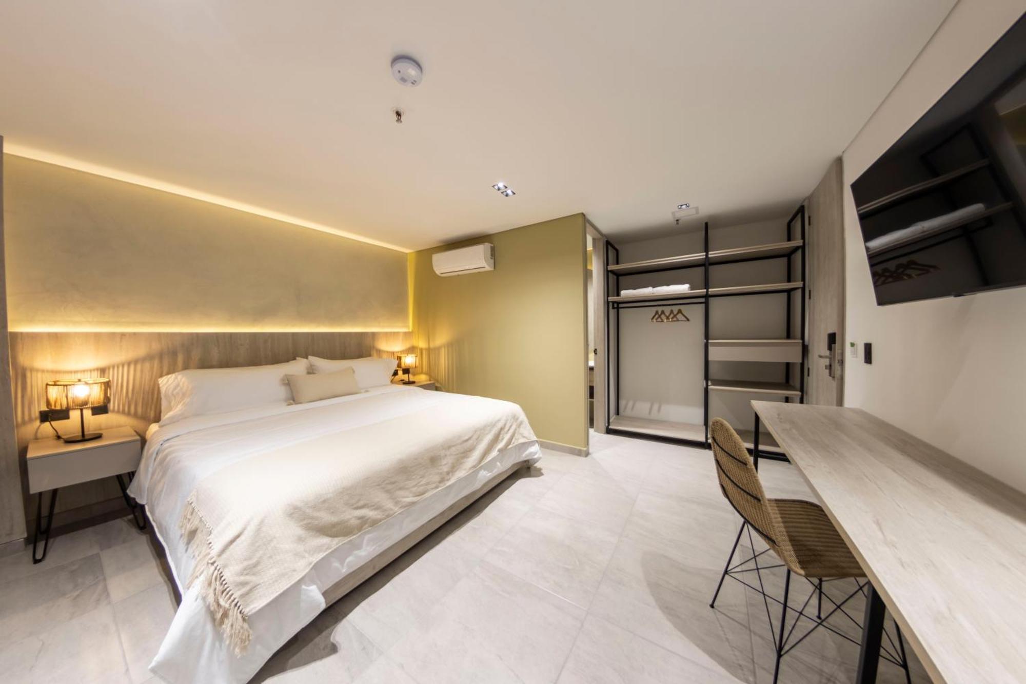 Sonata 44 Laureles Hotel *